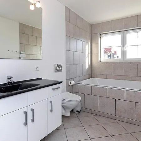 Apartamento 8 Person On A In