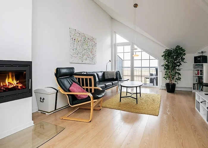 8 Person On A In Апартаменты *